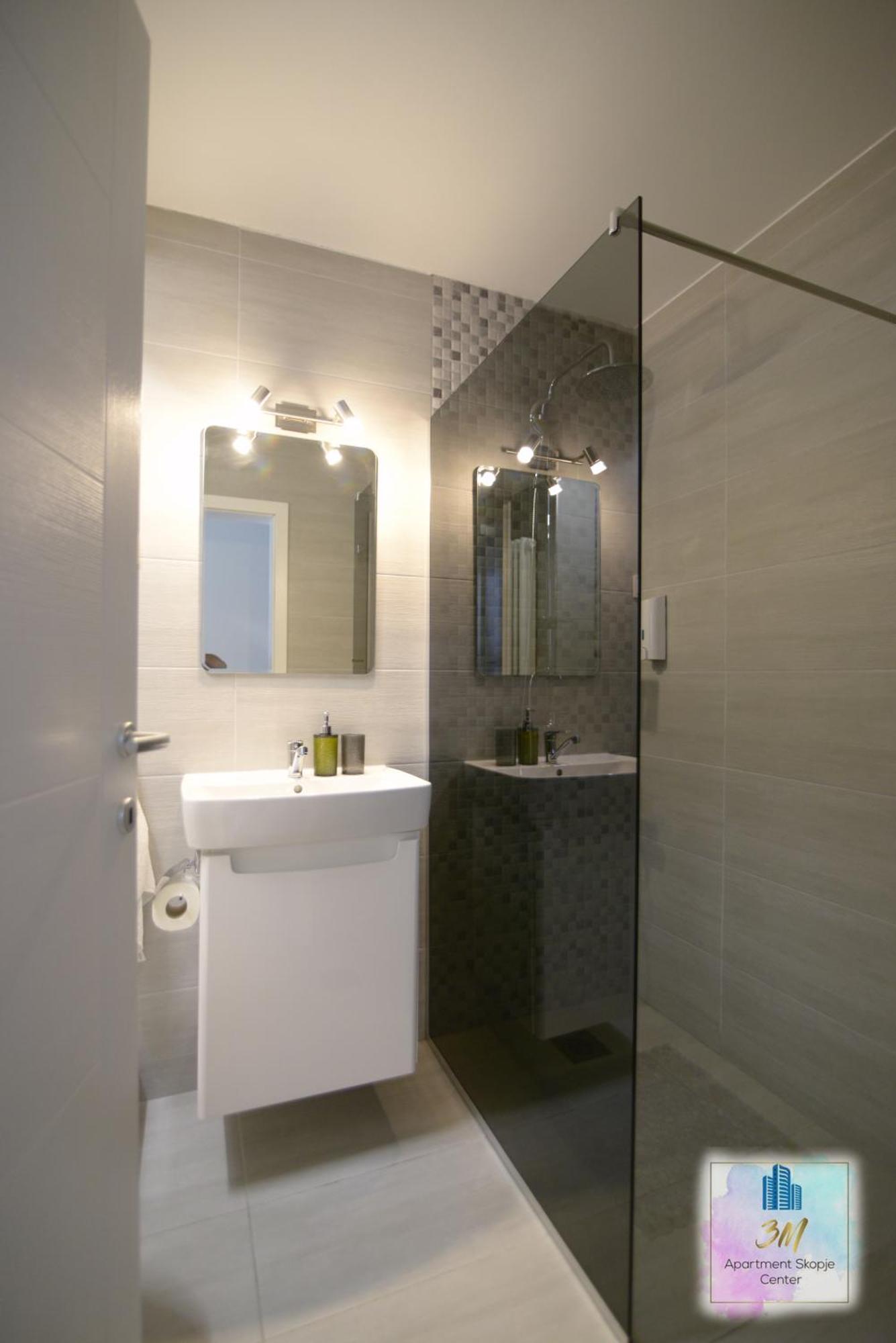 Apartment 3m Center *